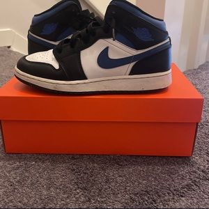 Jordan 1 mid racer blue